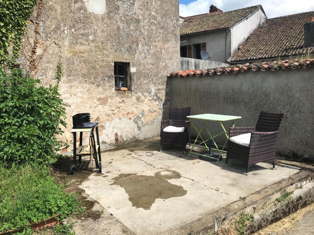 May'S Cottage Availles-Limouzine Экстерьер фото
