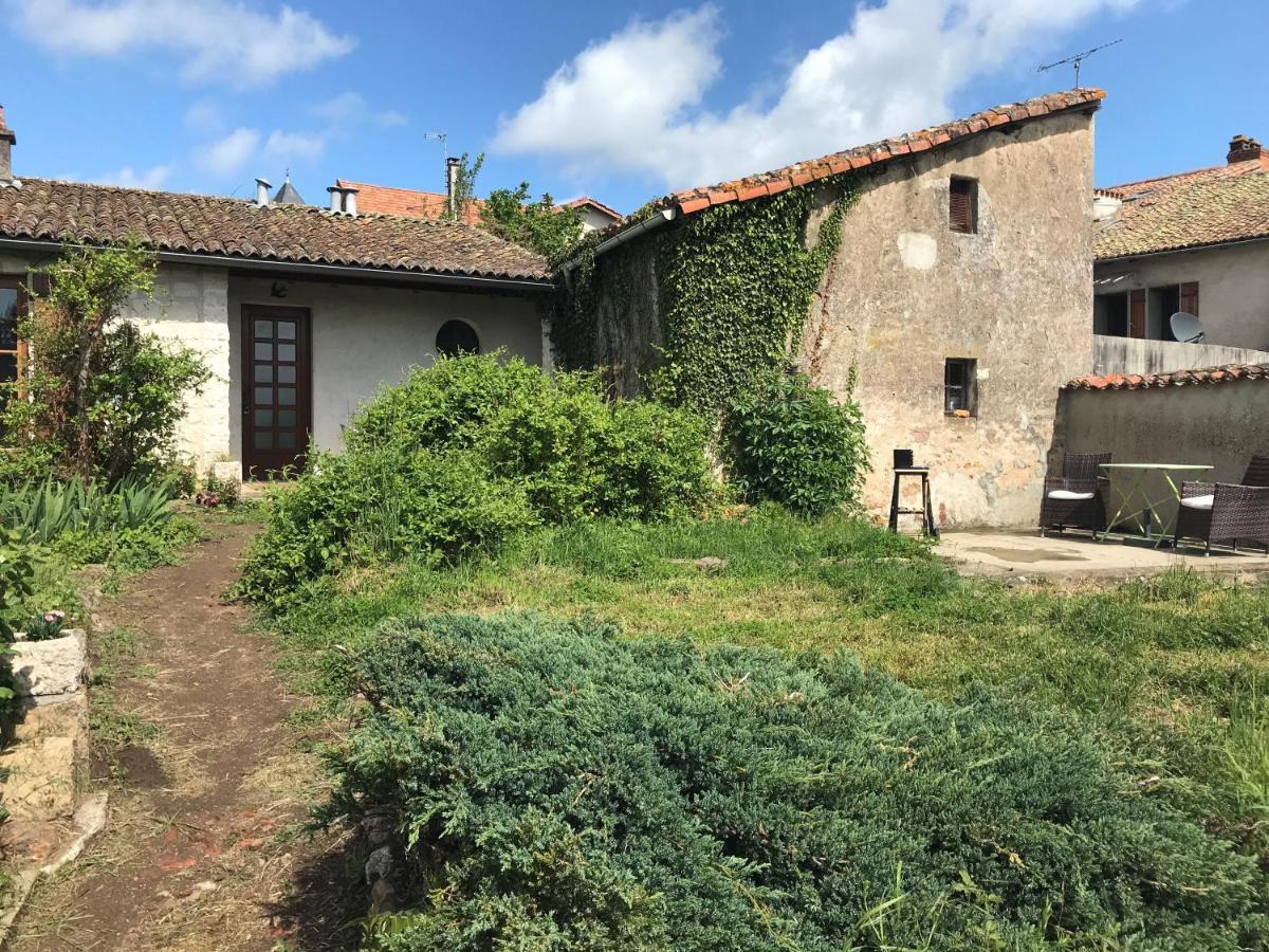 May'S Cottage Availles-Limouzine Экстерьер фото